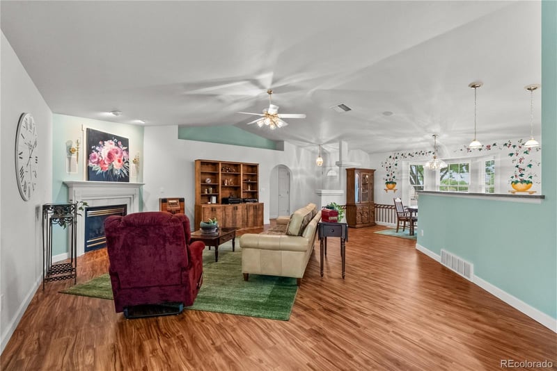156 S Golfwood Dr E, Pueblo, CO 81007