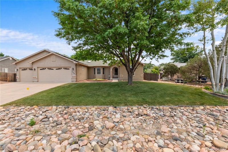 156 S Golfwood Dr E, Pueblo, CO 81007