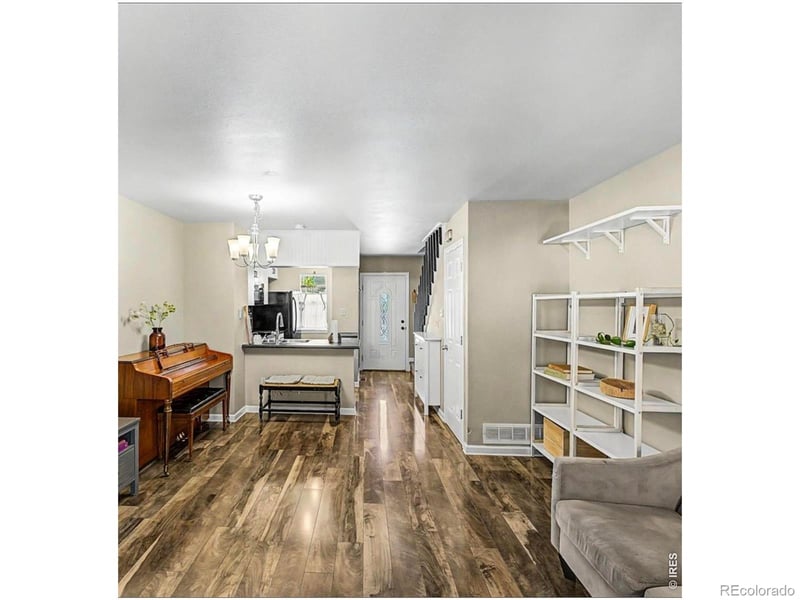 8198 Columbine Ct, Centennial, CO 80122