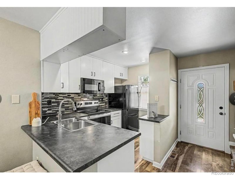 8198 Columbine Ct, Centennial, CO 80122