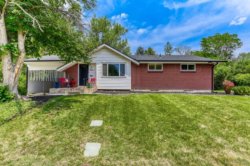 2555 Maplewood Ave, Littleton, CO 80121