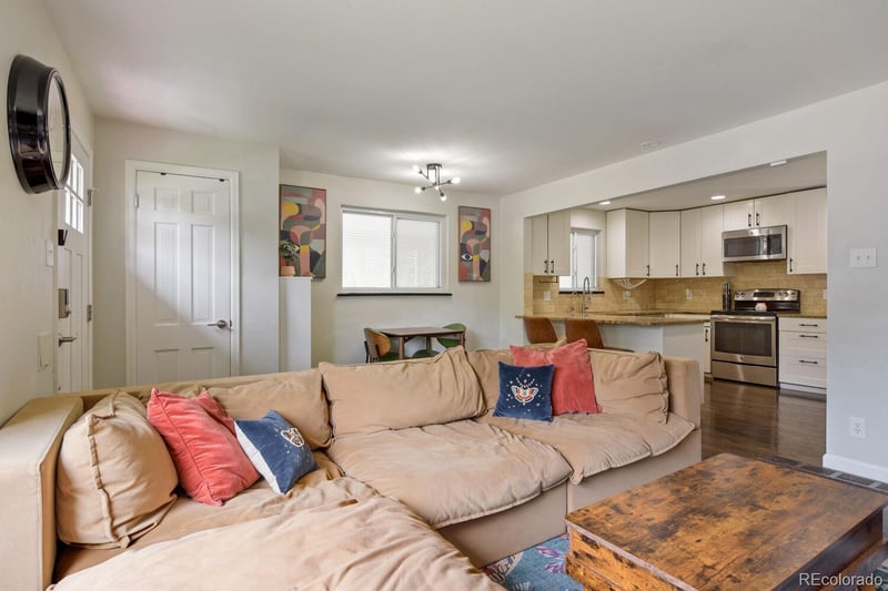 2555 Maplewood Ave, Littleton, CO 80121