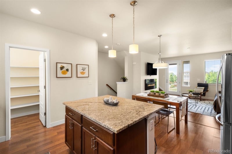 624 Hinsdale Ave, Littleton, CO 80122