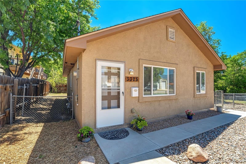 3025 Grandview St, Colorado Springs, CO 80907