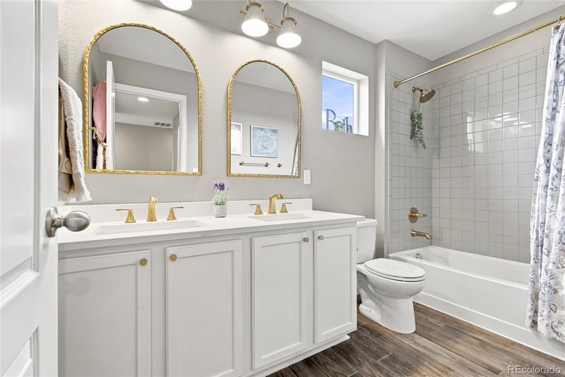 25647 E Maple Ave, Aurora, CO 80018