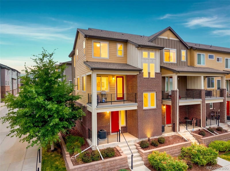 638 Hinsdale Ave, Littleton, CO 80122