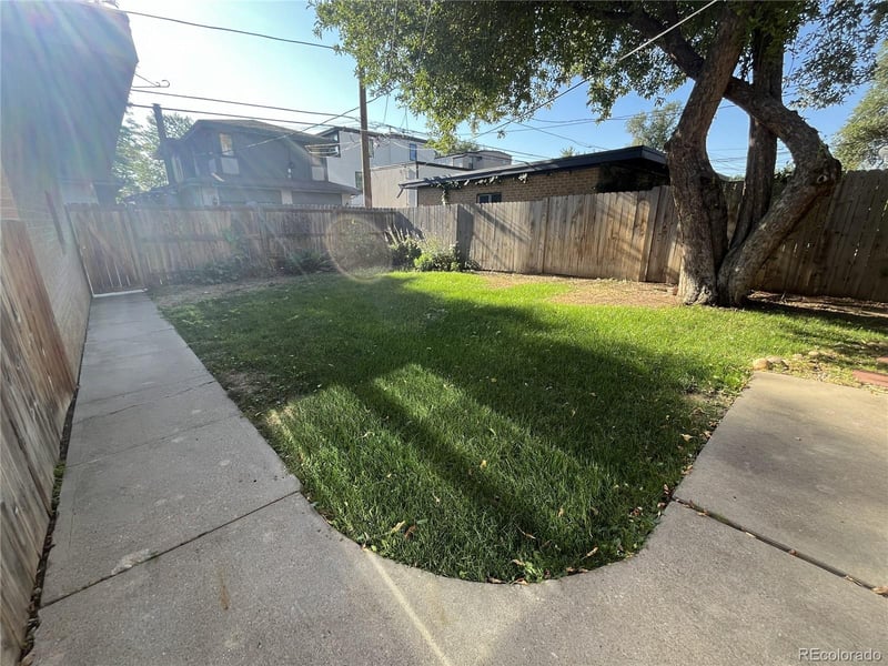 860 Dahlia St, Denver, CO 80220