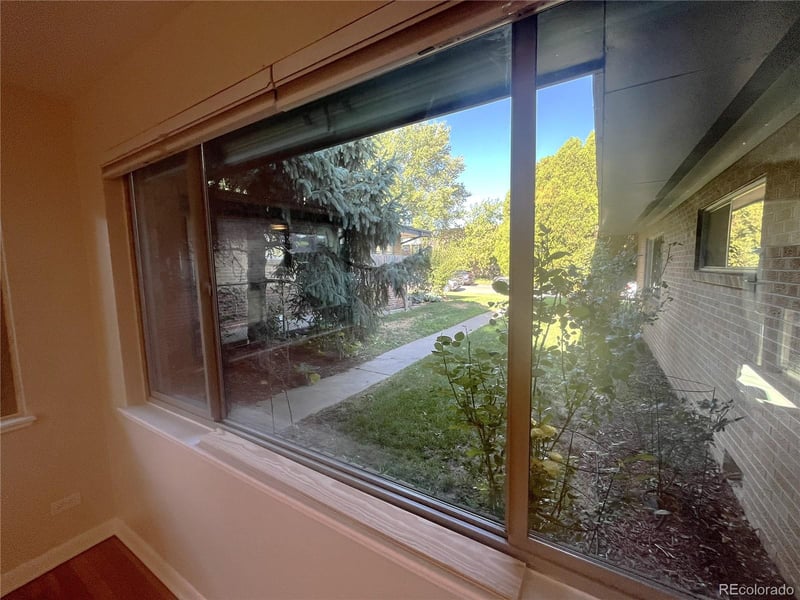 860 Dahlia St, Denver, CO 80220
