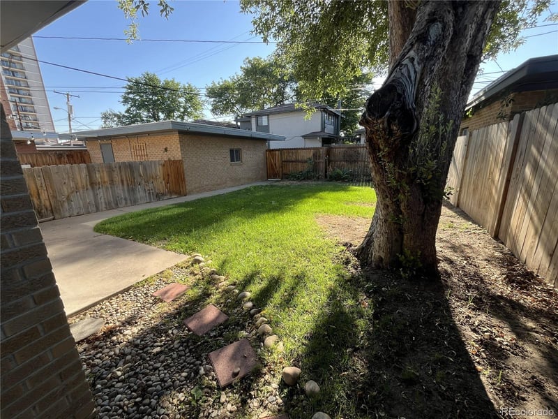 860 Dahlia St, Denver, CO 80220