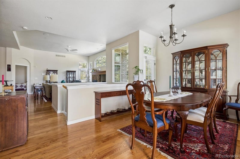 575 Roslyn St, Denver, CO 80230
