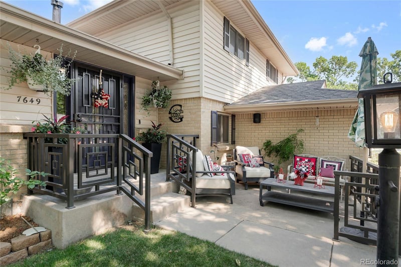 7649 S Cedar Cir, Littleton, CO 80120