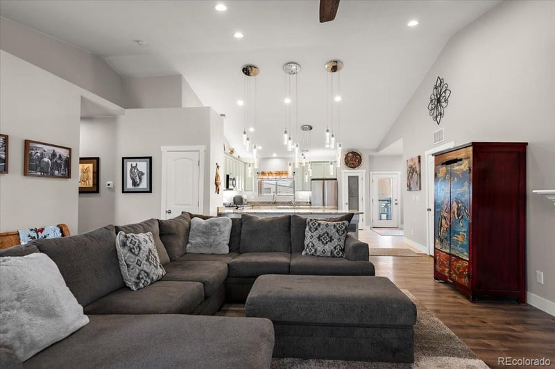 606 S Calaveras Dr, Pueblo, CO 81007