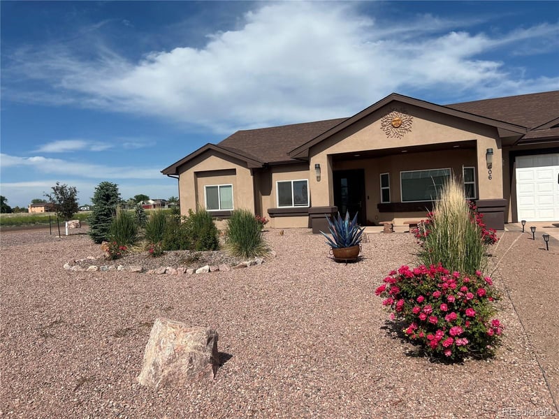 606 S Calaveras Dr, Pueblo, CO 81007