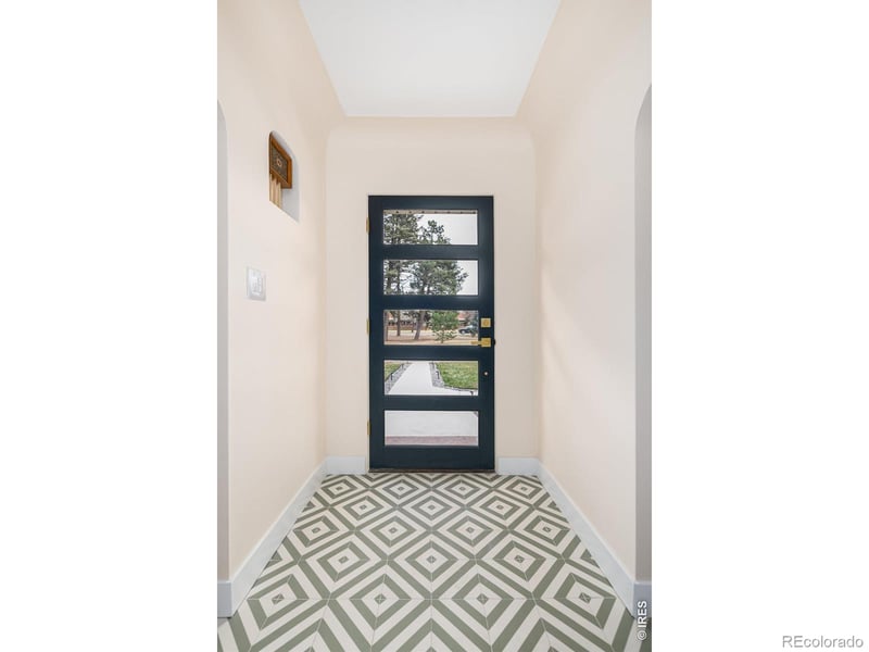2015 Monaco , Denver, CO 80207