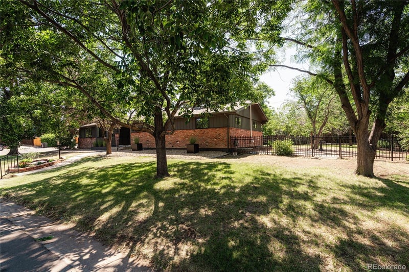 6108 Lakeview St, Littleton, CO 80120