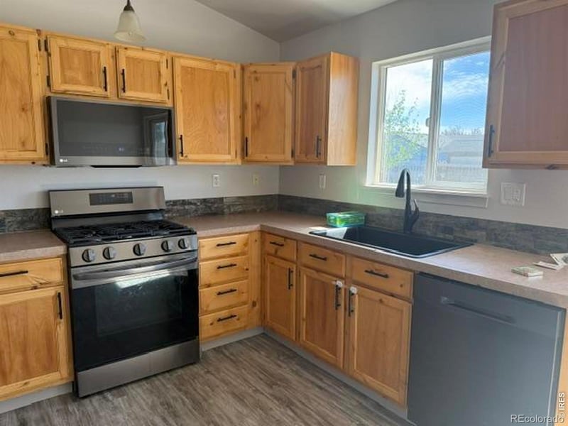 408 Suzann St, Wiggins, CO 80654