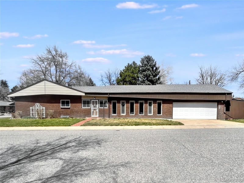 5960 Logan Ct, Centennial, CO 80121