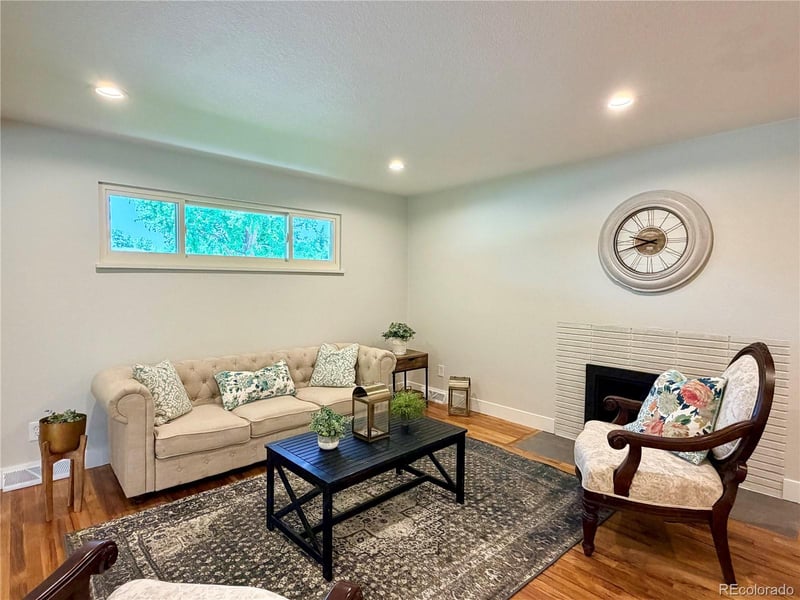 5944 Steele St, Centennial, CO 80121