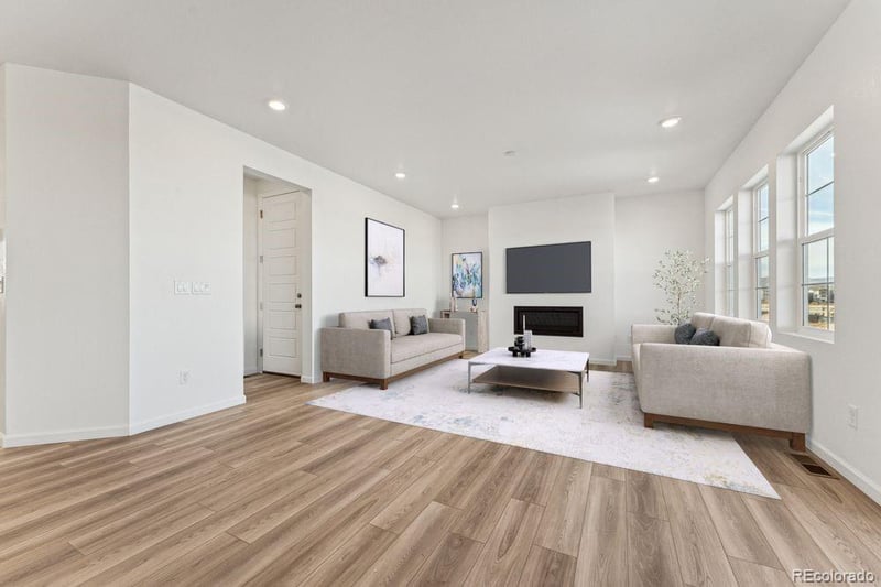 8732 Whiteclover St, Littleton, CO 80125