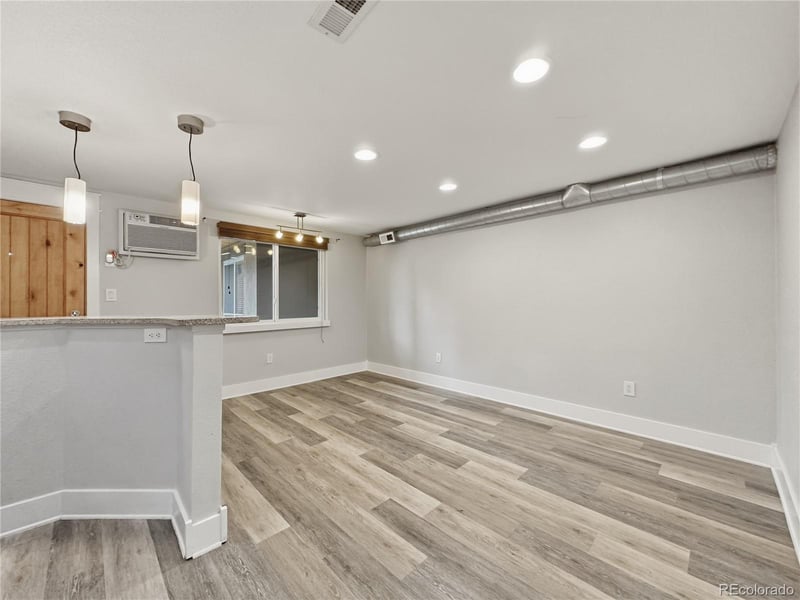 195 Pennsylvania St #204, Denver, CO 80209
