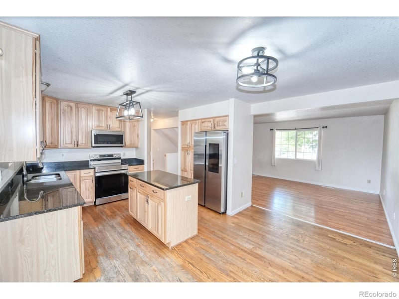 386 Sunmountain Dr, Loveland, CO 80538
