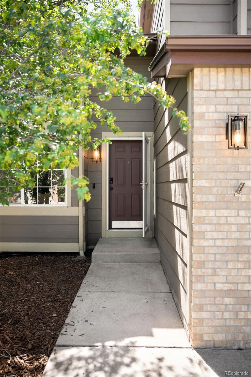 10176 Woodrose Ln, Littleton, CO 80129