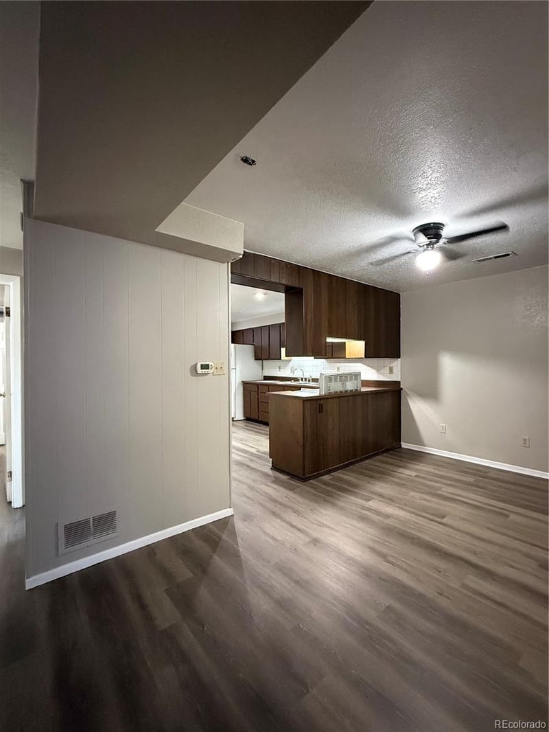 1183 Clinton St, Aurora, CO 80010