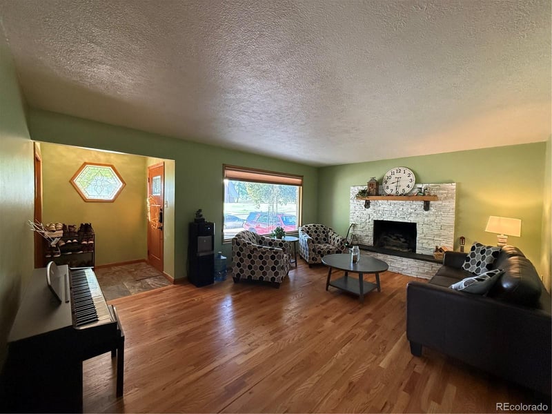 187 University Cir, Pueblo, CO 81005