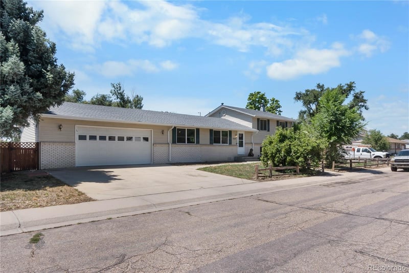 1112 Village Dr, Fort Lupton, CO 80621