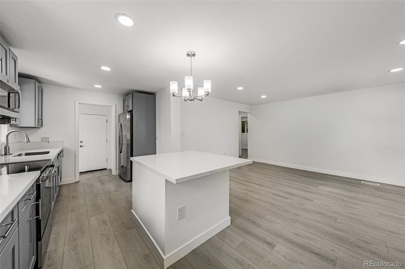 2921 Jasmine St, Denver, CO 80207