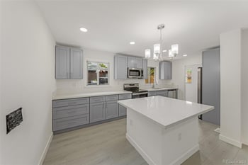 2921 Jasmine St, Denver, CO 80207