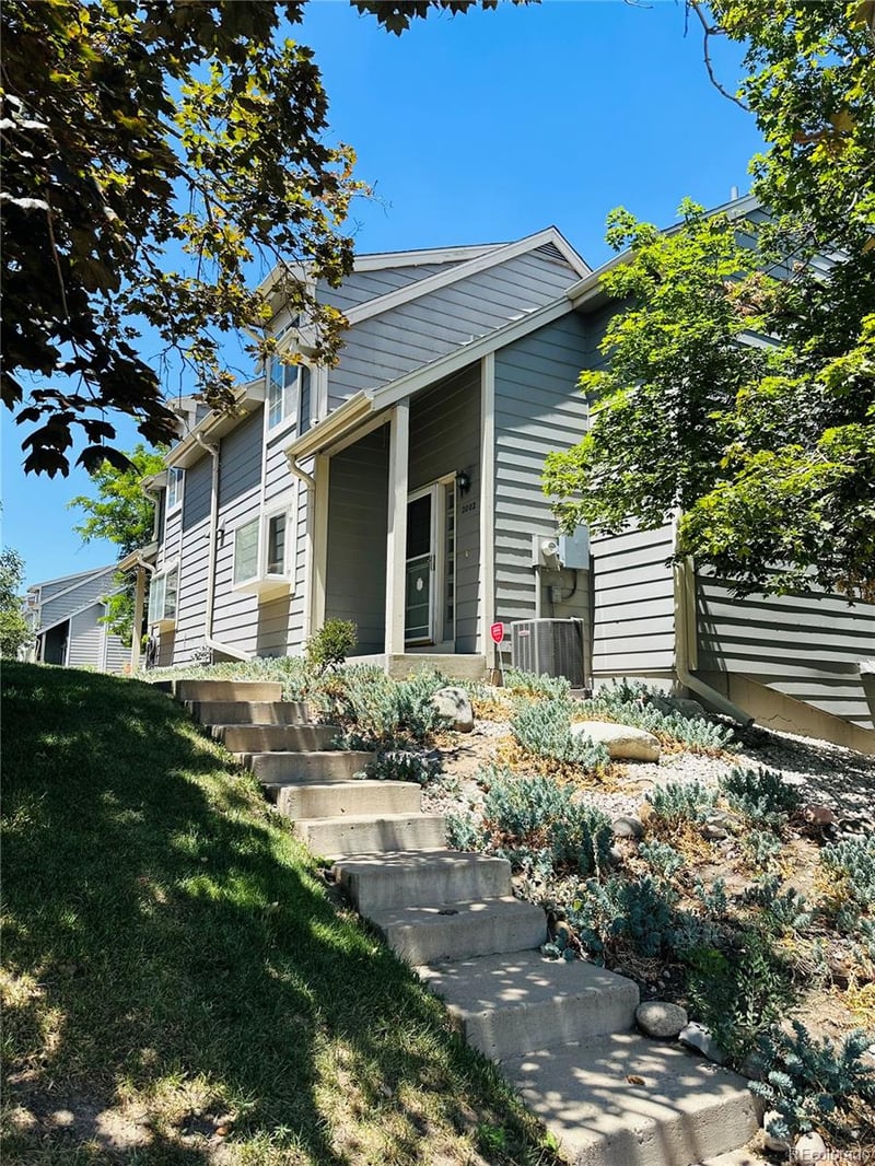 2002 Worchester Way, Aurora, CO 80014