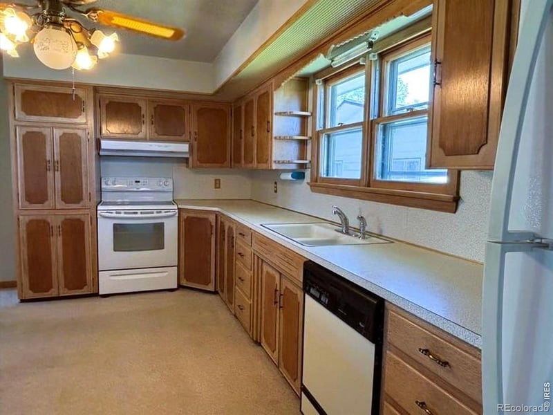 120 Parkview Dr, Sterling, CO 80751