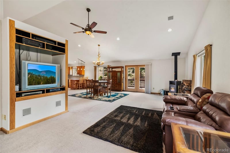 122 Cline Dr, Shawnee, CO 80475
