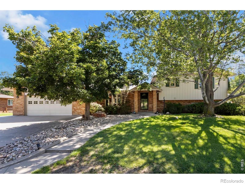 2424 52nd Ave Ct, Greeley, CO 80634