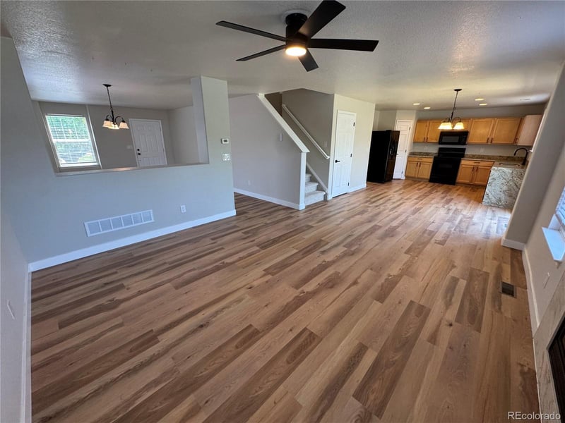 8151 Mobile Way, Englewood, CO 80112