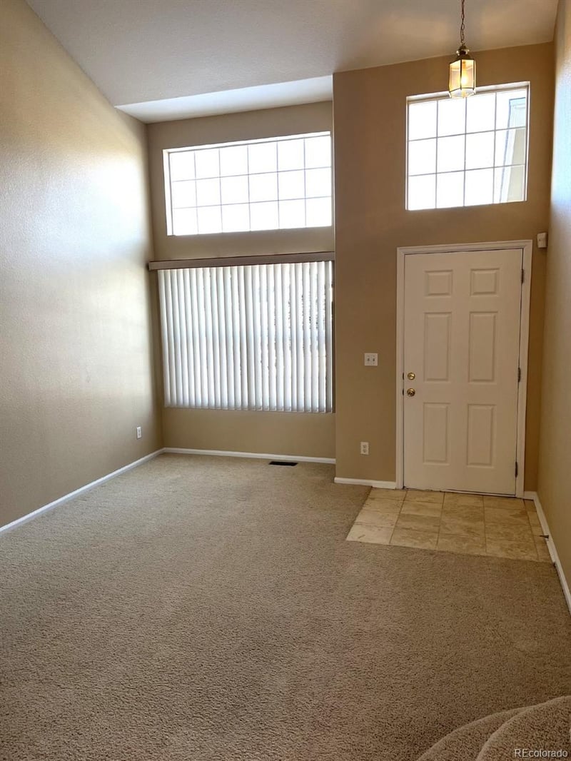 19050 Crestridge Cir, Aurora, CO 80015
