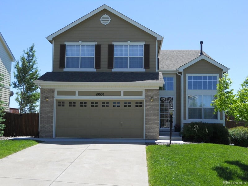 19050 Crestridge Cir, Aurora, CO 80015