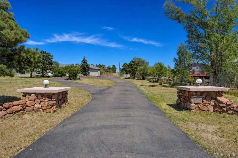 19155 Spring Valley Rd, Monument, CO 80132