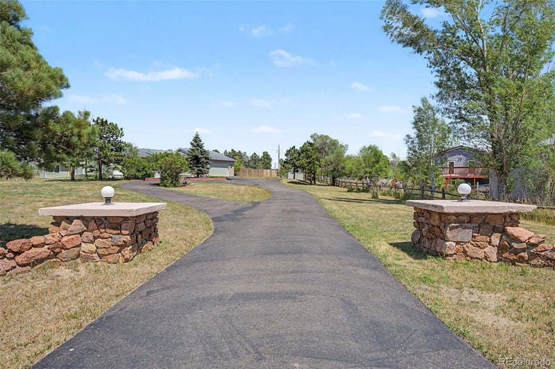 19155 Spring Valley Rd, Monument, CO 80132
