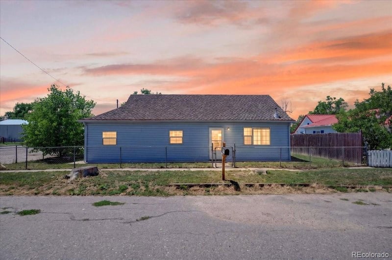 505 2nd Ave, Deer Trail, CO 80105