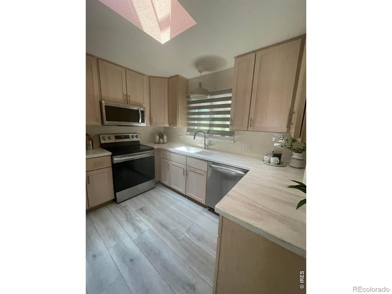 300 Crestridge Ln, Longmont, CO 80501
