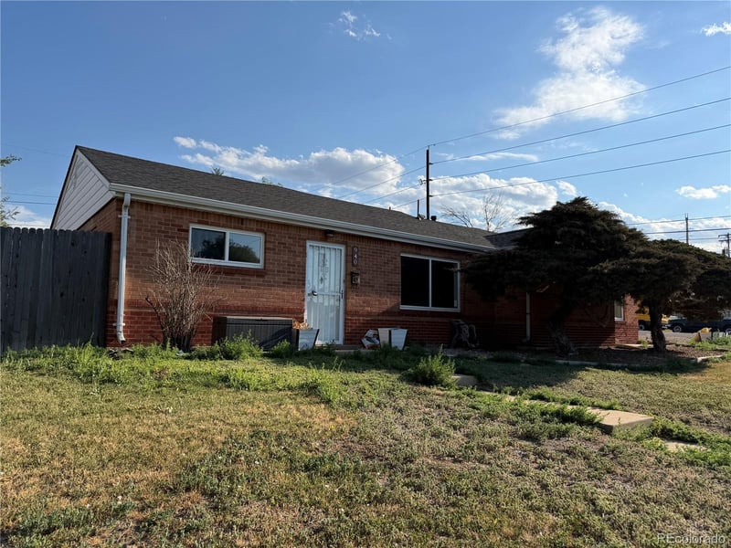 940 Ash Ct, Thornton, CO 80229