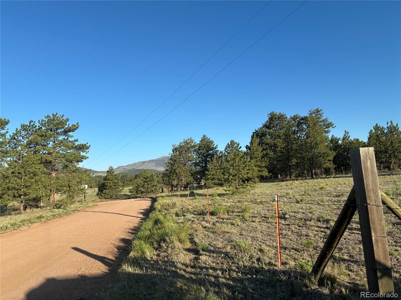 000 Doe Valley Rd, Guffey, CO 80820