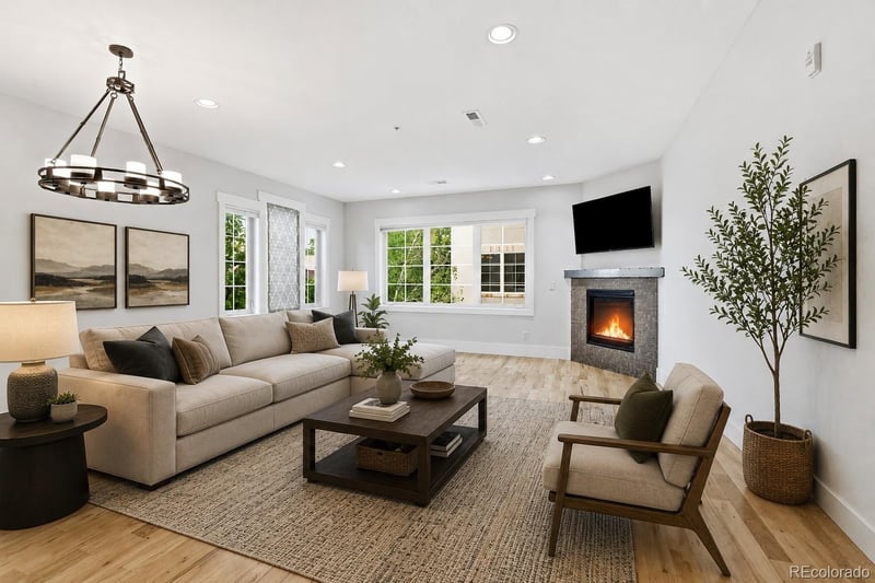 936 S Pearl St #101, Denver, CO 80209