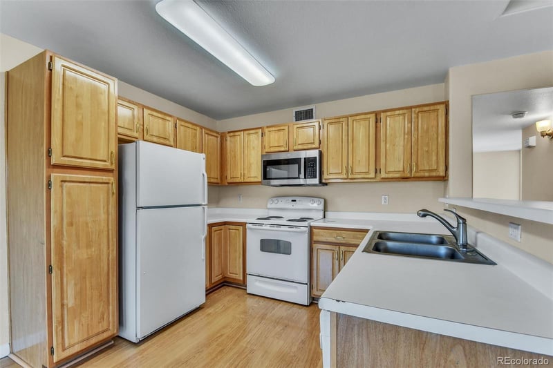 1070 Opal St #204, Broomfield, CO 80020