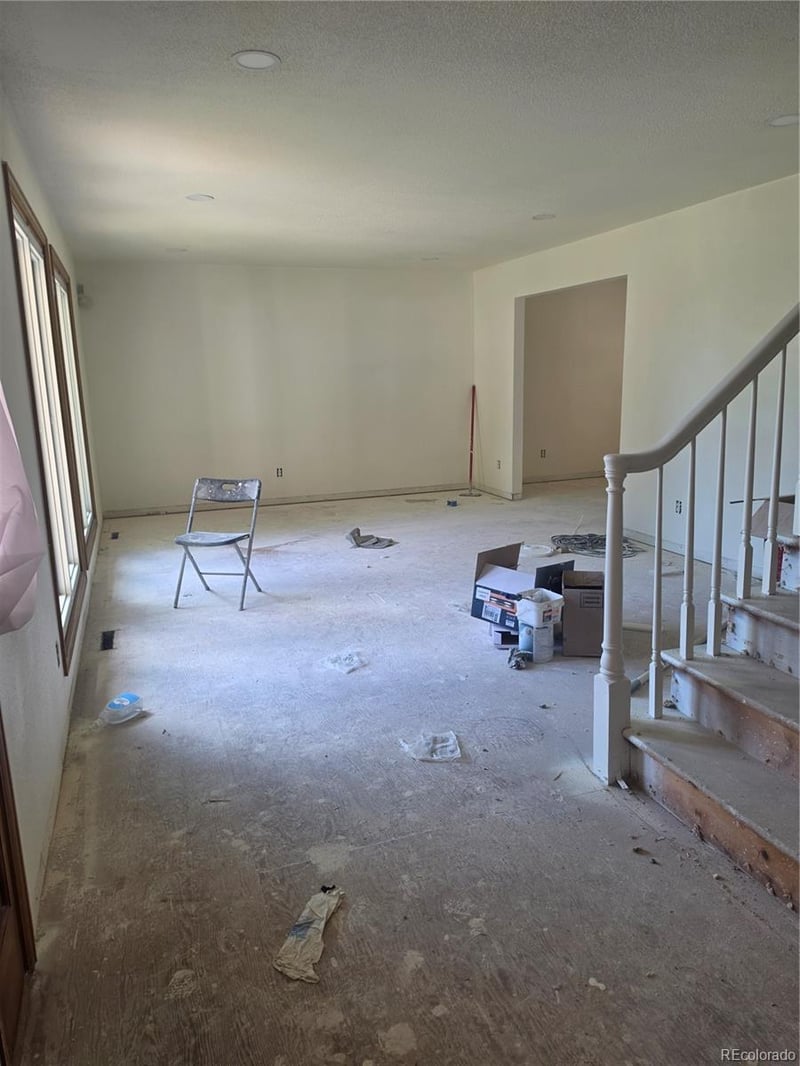 16707 Crestline Ln, Aurora, CO 80015