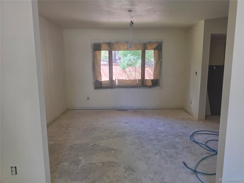16707 Crestline Ln, Aurora, CO 80015
