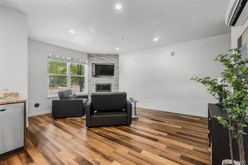 336 1st Ave #110, Denver, CO 80203