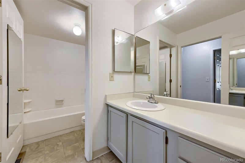 1383 W 88th Ave #302, Thornton, CO 80260